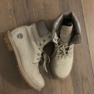 Light grey timberland winter boots